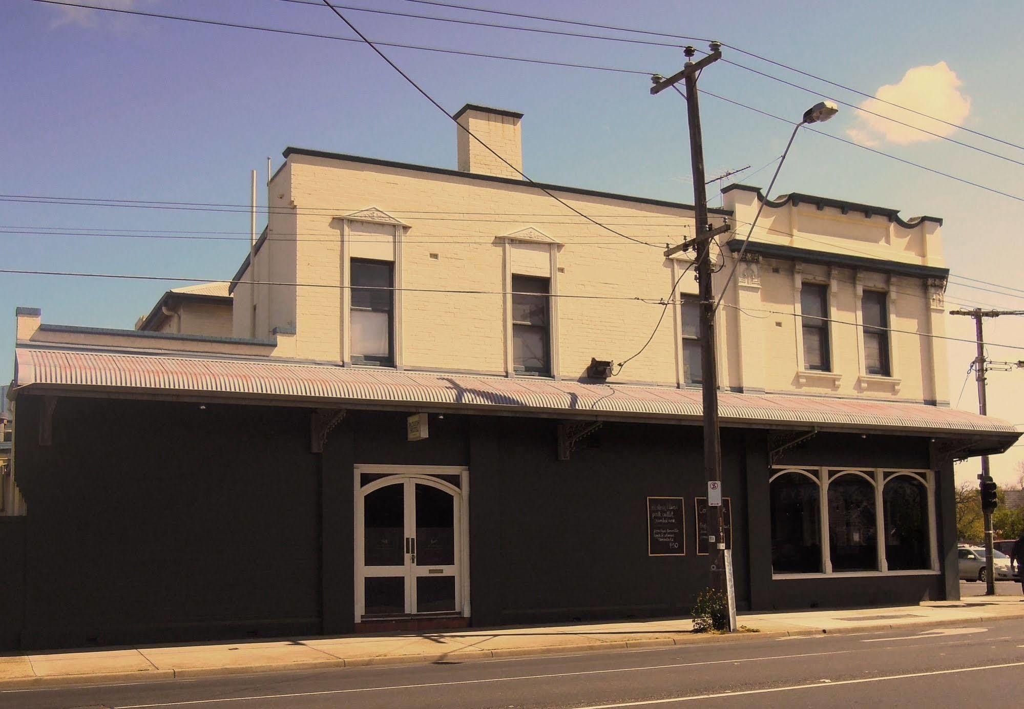 Plough Hotel Melbourne Exterior photo